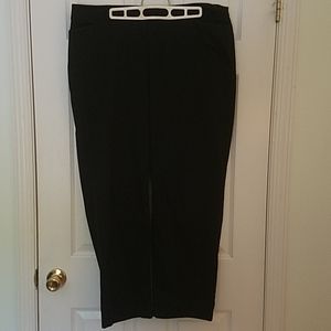 Dockers Woman Black Metro Pant 18W Short